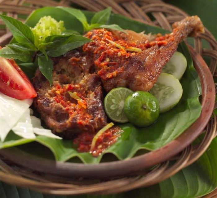 Surabaya-style Fried Chicken in Cilacap: A Flavor That Sticks to Your Soul